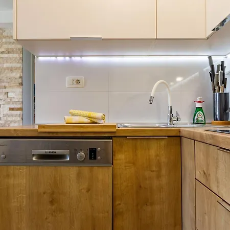 Artsea דירה זאדאר