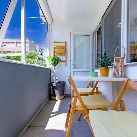 Artsea Apartment