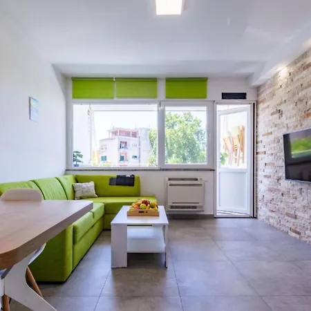 Artsea Apartment *