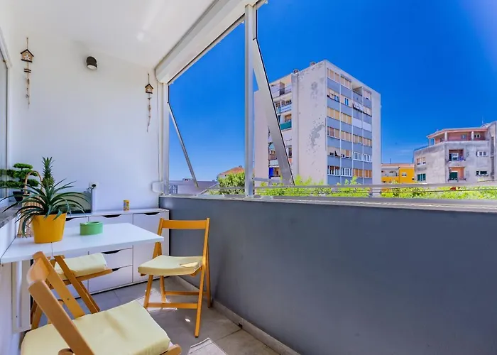 Artsea Apartment *