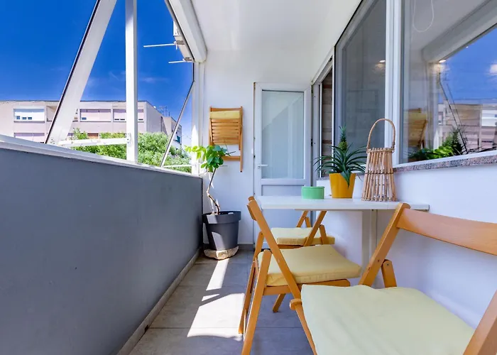 Artsea Apartment *