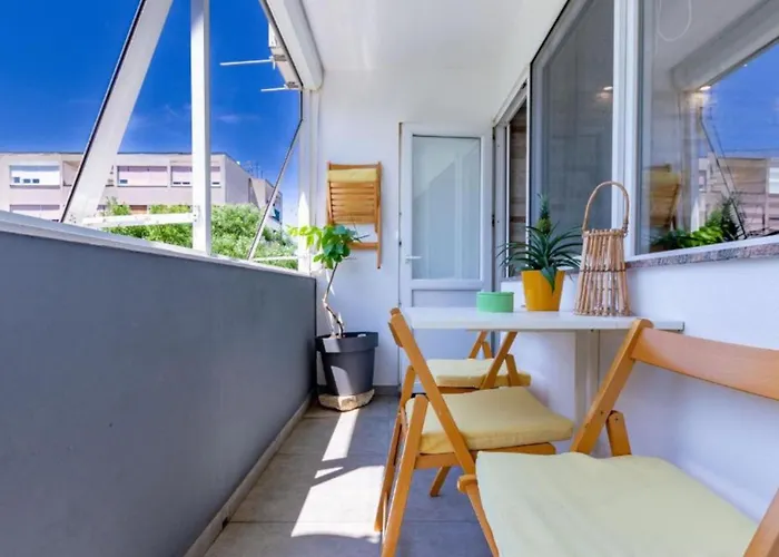 Artsea Apartment