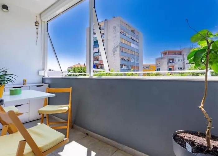 Artsea Apartment *