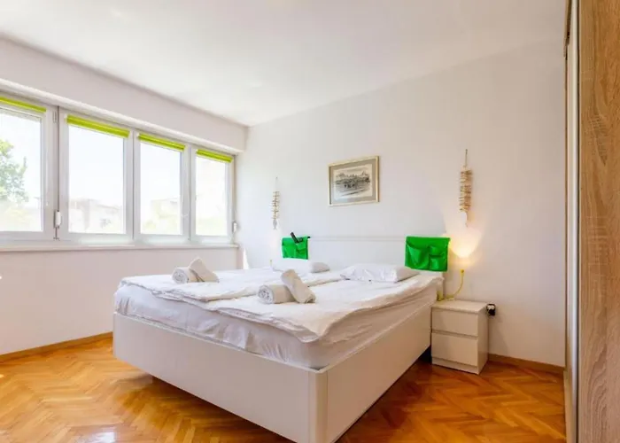 Artsea Apartment *